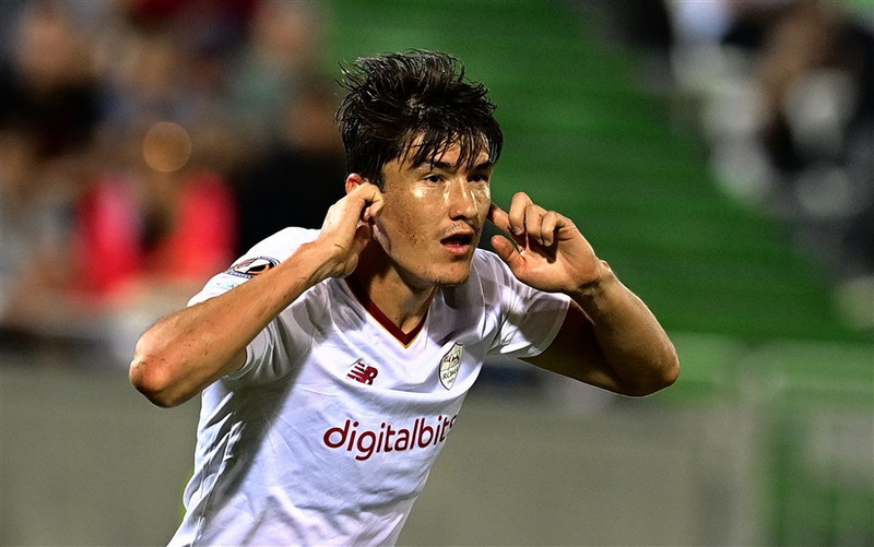 Roma lánar Shomurodov til Spezia (Staðfest)