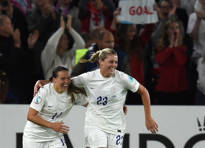 Russo hefur skorað 10 mörk í 17 landsleikjum með Englandi og varð Evrópumeistari í fyrra.