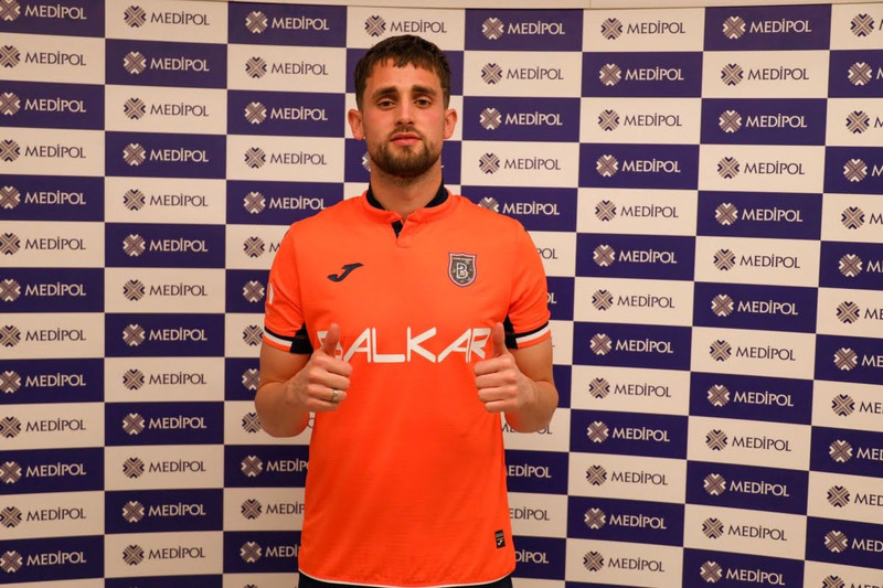 Januzaj til Istanbul Basaksehir (Staðfest)