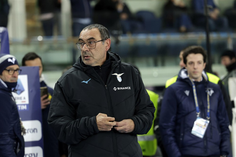 Pressan eykst á Sarri