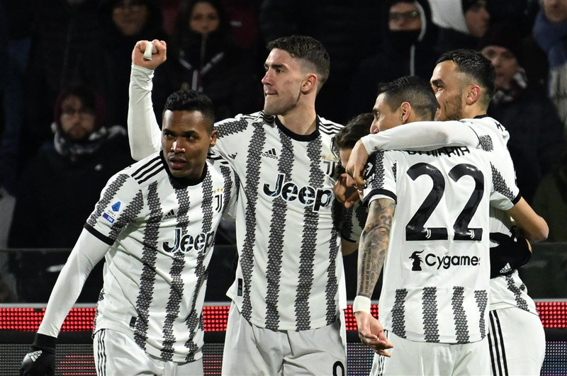 Juventus er eitt þeirra liða sem stendur að Ofurdeild Evrópu. Þegar flest lið hættu við fyrir tveimur árum stóðu Juventus, Barcelona og Real Madrid fast á sínu og koma nú með nýja tillögu.