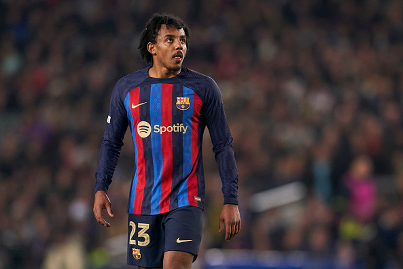 Kounde sagður ósáttur með stöðu sína - Xavi þvertekur fyrir það
