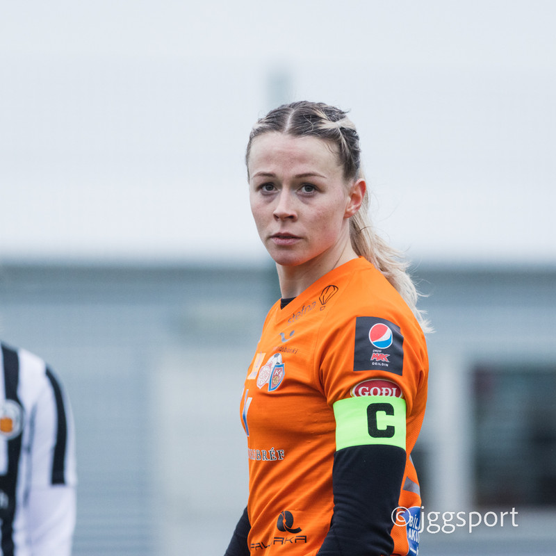 Sandra María er í hópnum.