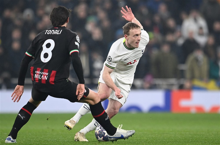Oliver Skipp kemur við sögu í þætti dagsins.