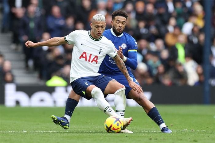 Richarlison í leik með Tottenham.