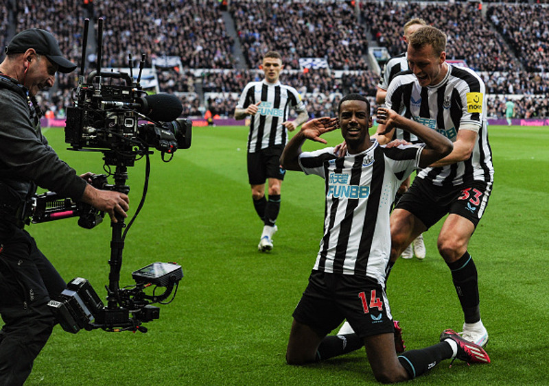 Newcastle fagnar marki á síðasta tímabili.