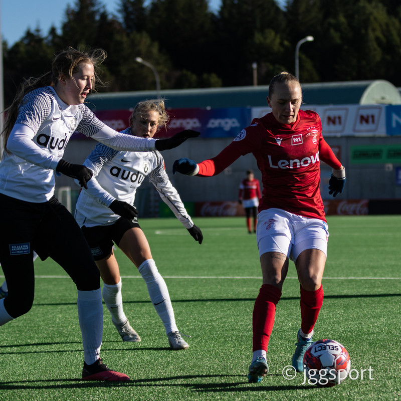 Myndaveisla: Valur vann FH í Lengjubikarnum