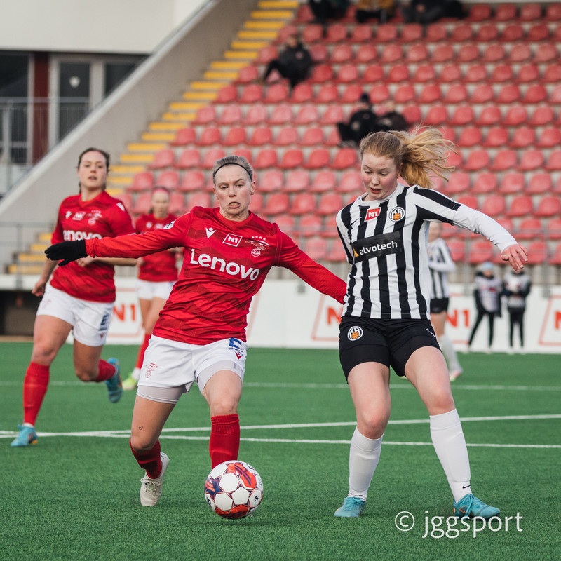 Myndaveisla: Valur burstaði KR í Lengjubikarnum