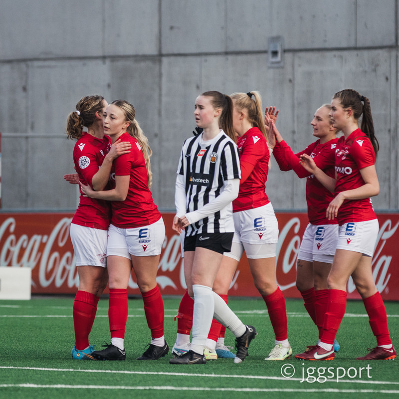 Myndaveisla: Valur burstaði KR í Lengjubikarnum