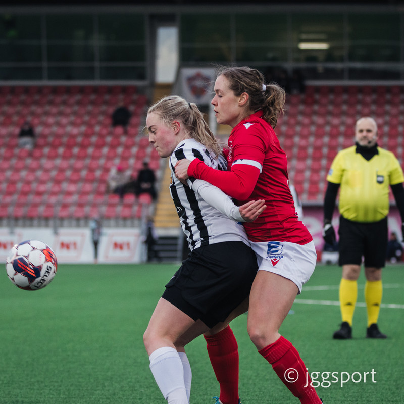 Myndaveisla: Valur burstaði KR í Lengjubikarnum