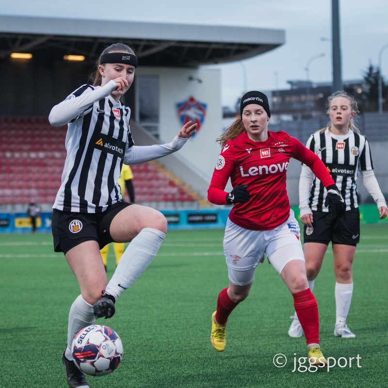 Myndaveisla: Valur burstaði KR í Lengjubikarnum