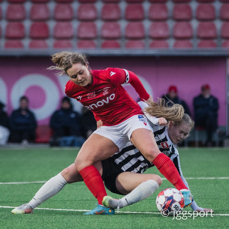 Myndaveisla: Valur burstaði KR í Lengjubikarnum