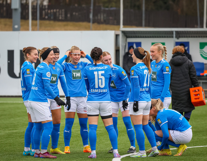 Stjarnan er á toppnum í ótímabæru spánni.
