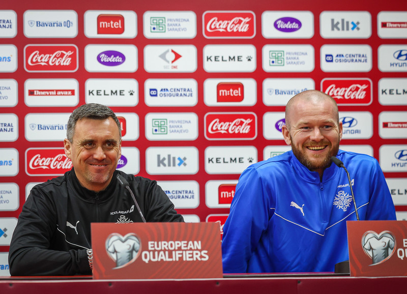 Arnar Viðars á ekki til fleiri orð til að lýsa Aroni - „Aldrei skorað þrennu nema í handboltanum"