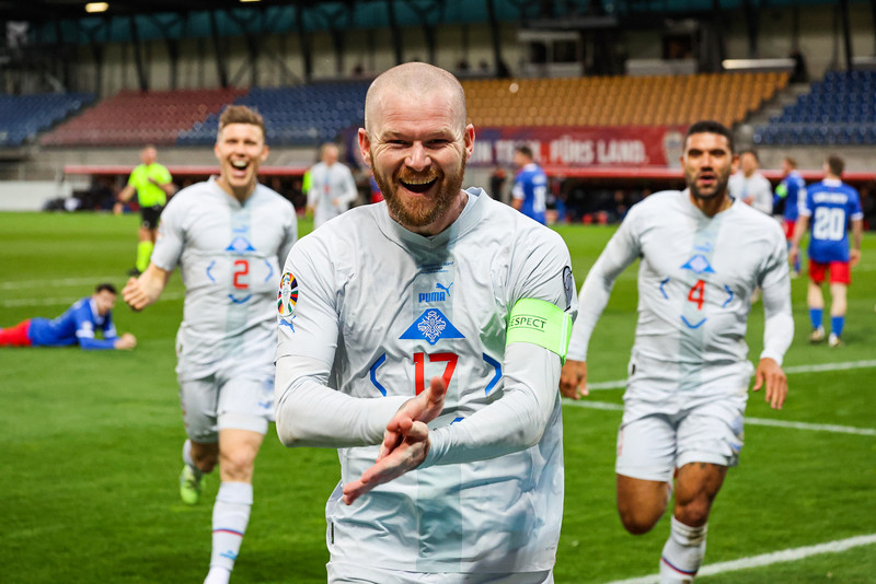 Arnar Viðars á ekki til fleiri orð til að lýsa Aroni - „Aldrei skorað þrennu nema í handboltanum"