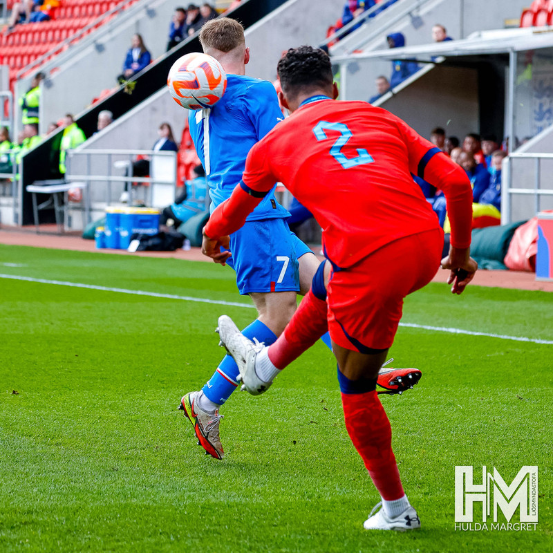Myndaveisla: U19 vann England