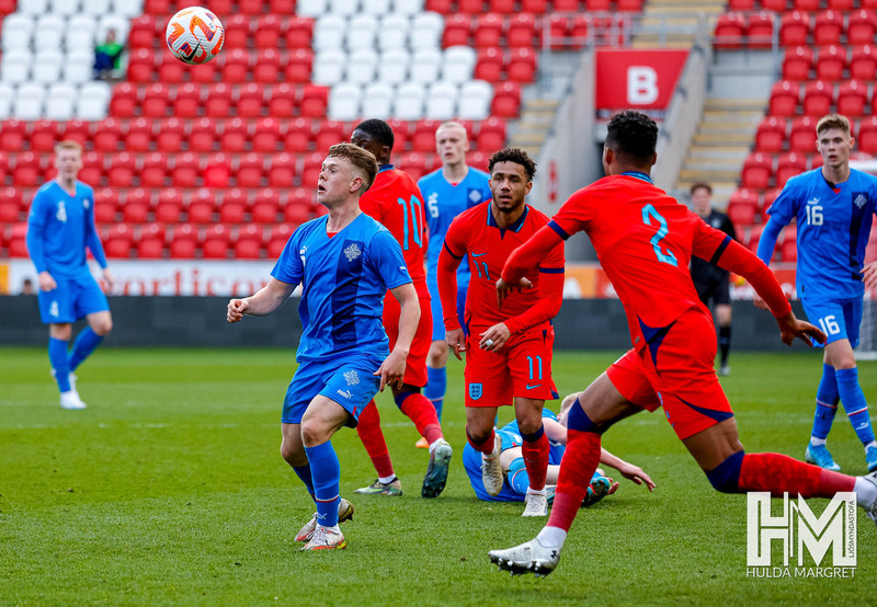 Myndaveisla: U19 vann England