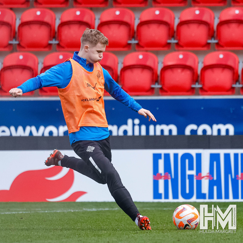 Myndaveisla: U19 vann England