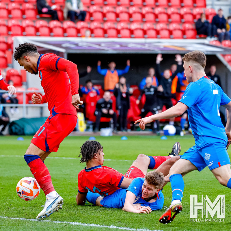 Myndaveisla: U19 vann England