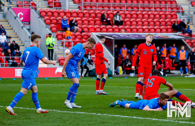 Myndaveisla: U19 vann England