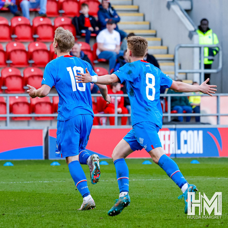 Myndaveisla: U19 vann England