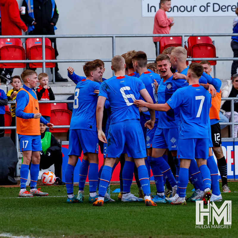 Myndaveisla: U19 vann England