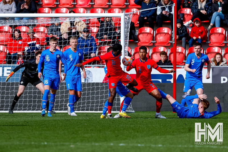 Myndaveisla: U19 vann England