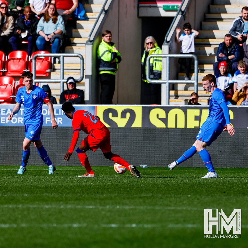 Myndaveisla: U19 vann England