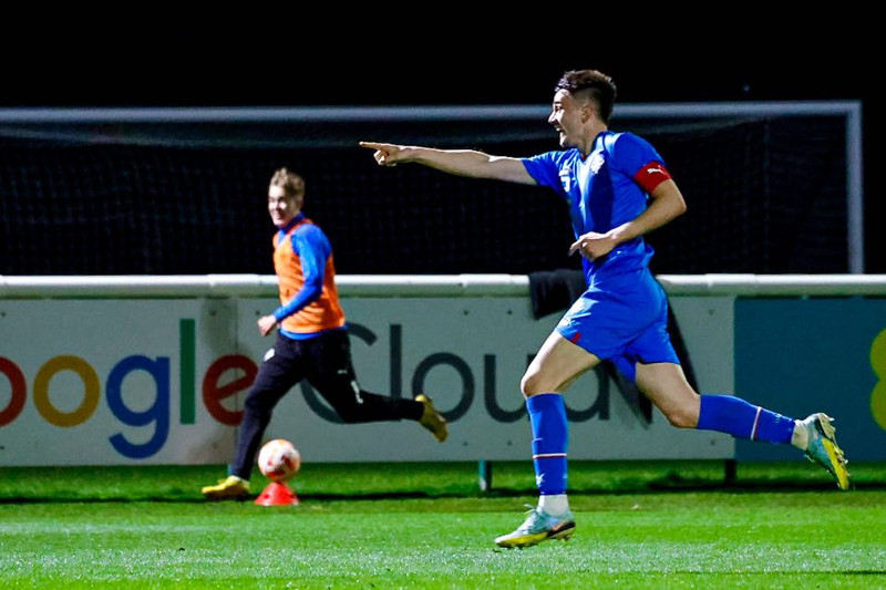 Myndir: U19 komið á EM