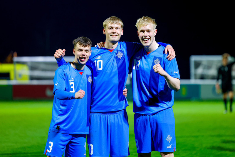 Myndir: U19 komið á EM