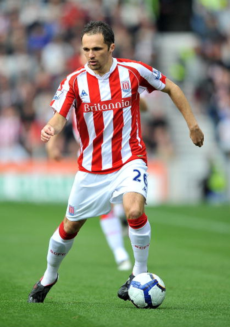 Etherington lék sem vinstri kantmaður og endaði ferilinn með Stoke City. Hann lék rétt tæpa 300 úrvalsdeildarleiki á ferlinum.