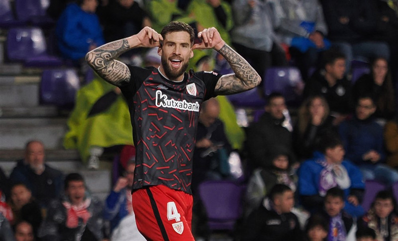 Inigo Martínez að semja við Barcelona