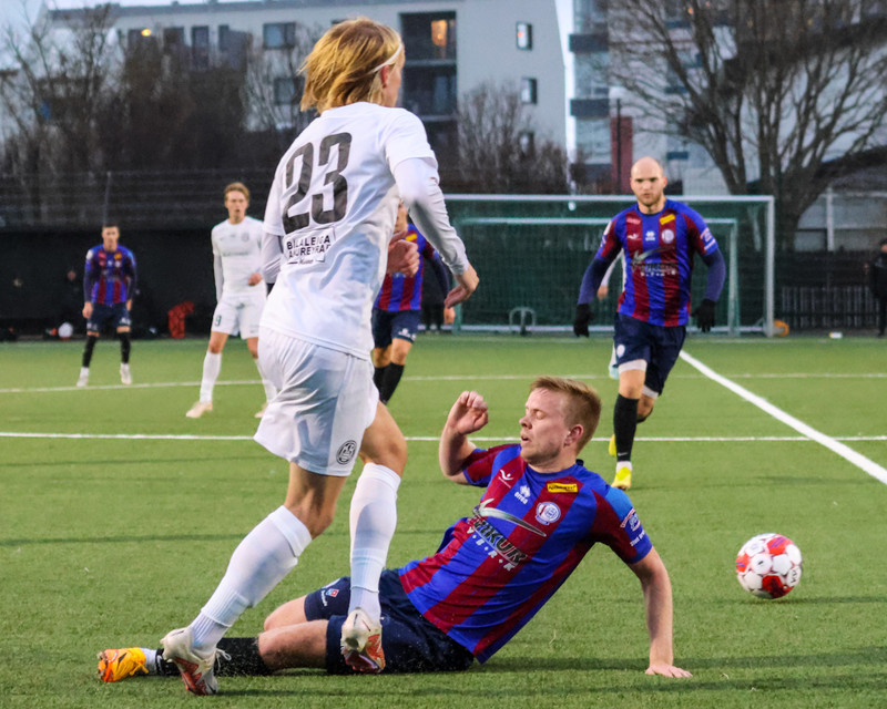 Myndaveisla: KR skoraði fimm á Leikni