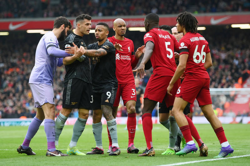 Liverpool og Arsenal eru tvö efstu lið deildarinnar