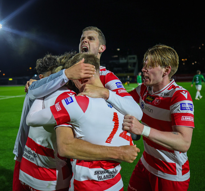 Mögnuðum sigri gegn Breiðabliki fagnað á síðustu leiktíð.