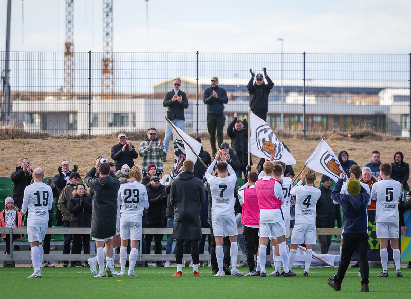 Af hverju er Óskar að reyna fá uppöldu KR-ingana heim?