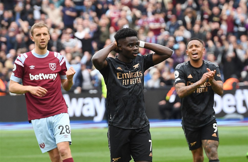 Bukayo Saka er besti ungi leikmaðurinn.