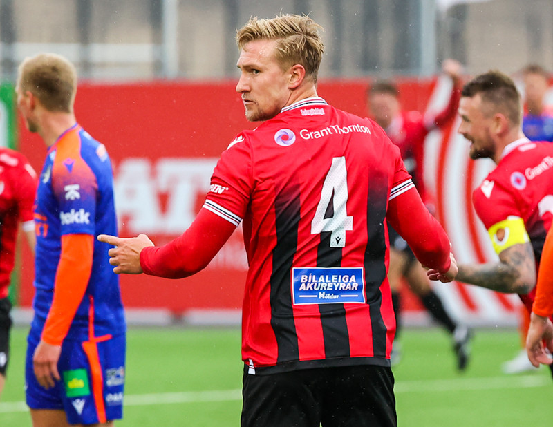 Oliver Ekroth er leikmaður umferðarinnar eftir frammistöðuna gegn Fylki.