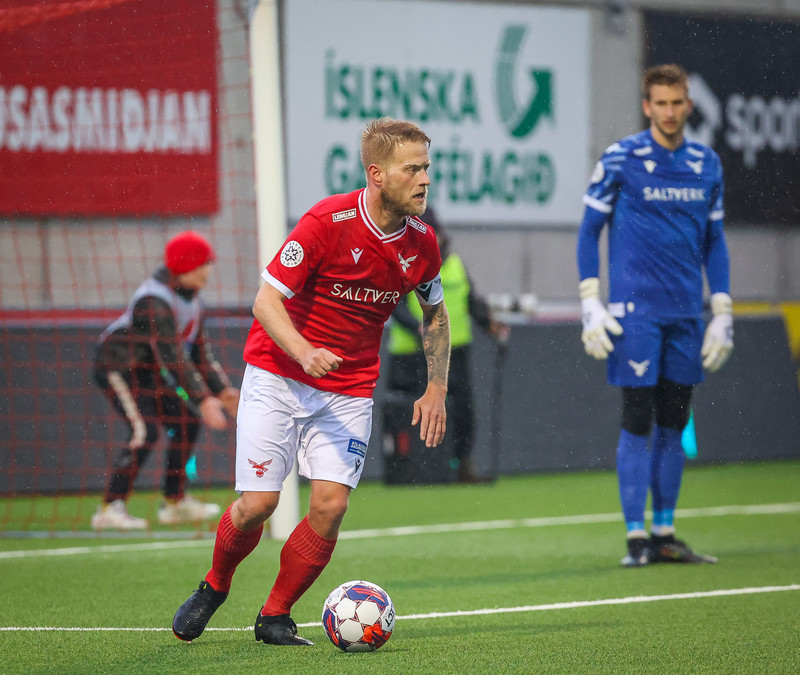 Þá fór ég bara að vega og meta, pældi í öllum þeim sem höfðu haft samband við mig og hvað mig langaði að gera í framtíðinni