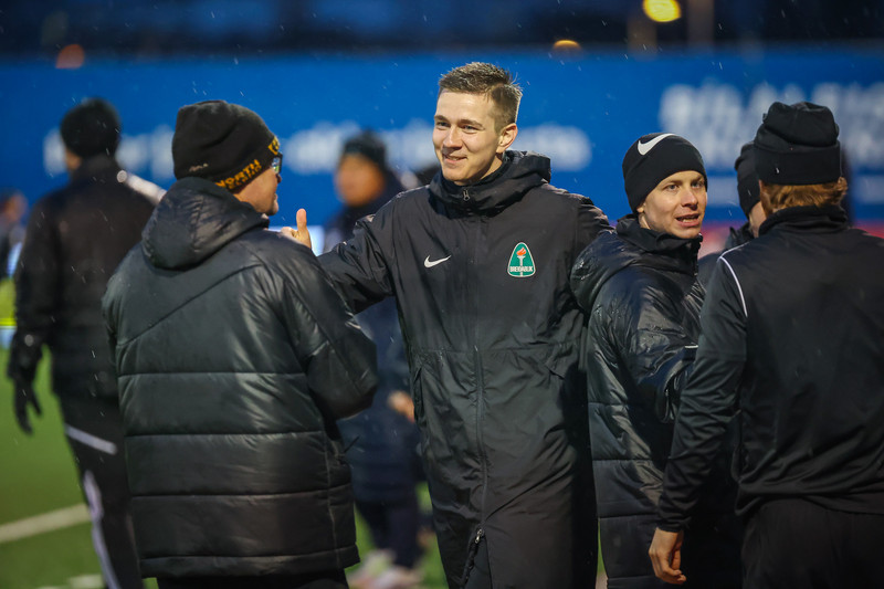 Brynjar Atli Bragason var fjarri góðu gamni í gær.