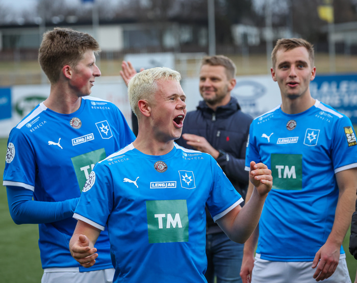 Eggert Aron var geggjaður á miðjunni