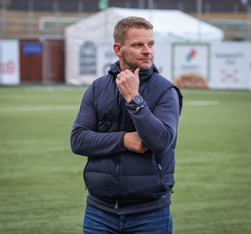 <b>Ágúst Gylfason</B> - Hefur gert virkilega flotta hluti í karlaboltanum með Fjölni, Breiðablik og Stjörnuna. Afar fær þjálfari sem gæti komið inn með mikinn hressleika á Hlíðarenda.