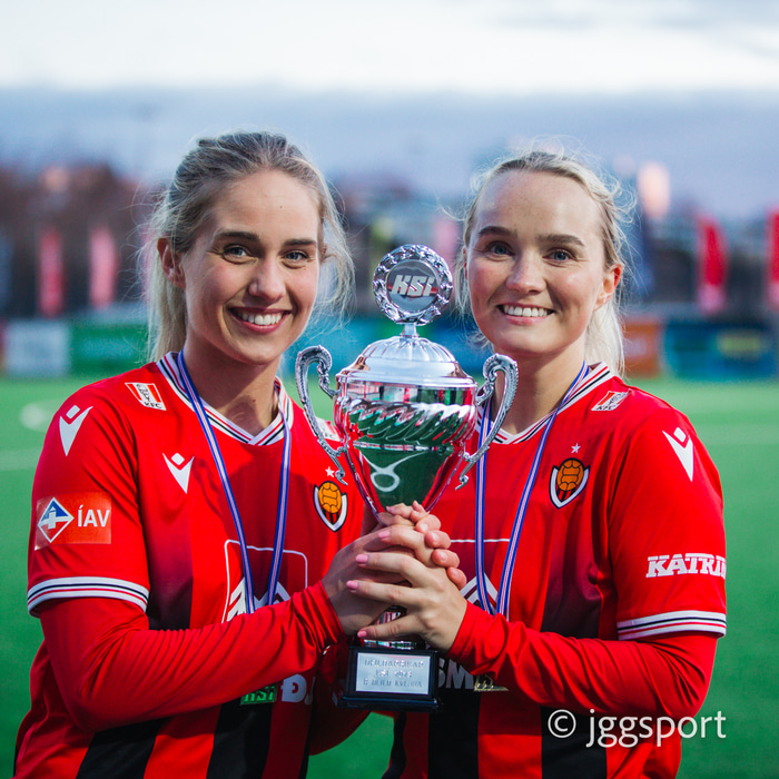 Selma Dögg hér til vinstri. Með henni á myndinni er Erna Guðrún Magnúsdóttir.