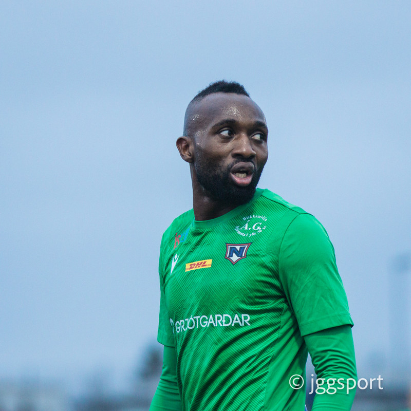 Oumar Diouck framlengir við Njarðvík (Staðfest)