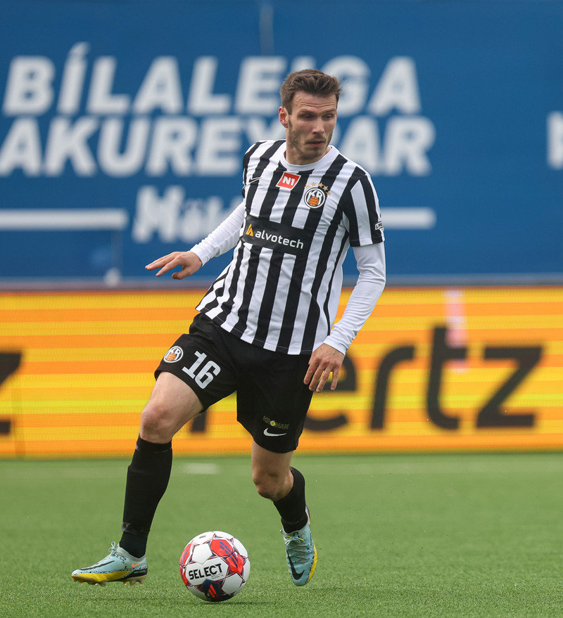 Theodór Elmar tekur út leikbann á laugardag.
