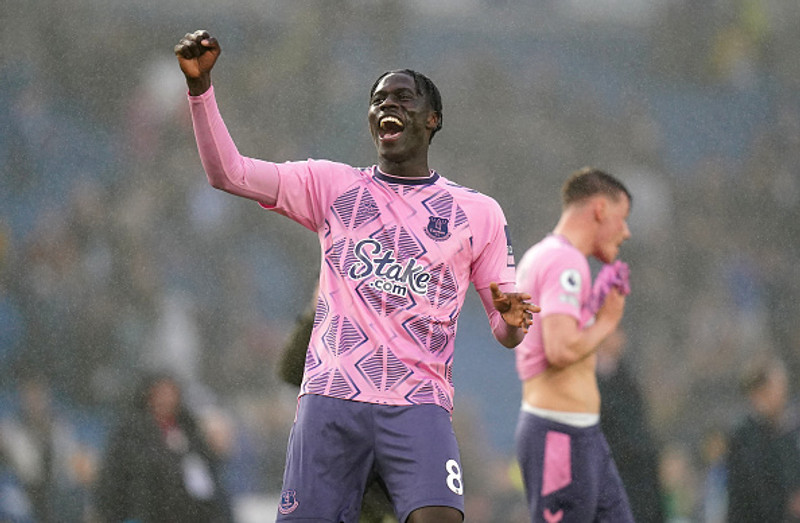 Barca gat ekki barist um Onana útaf Nico Williams