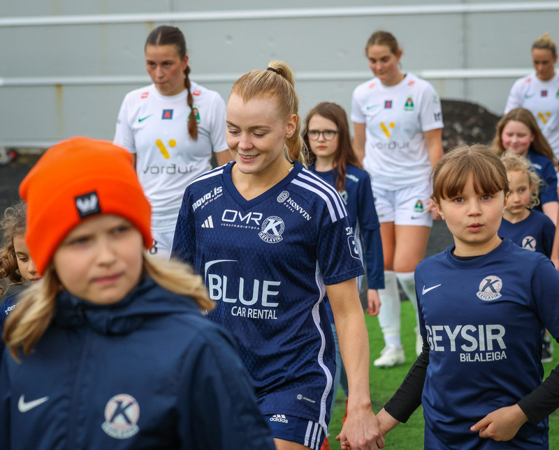 Skorar af harðfylgi eftir klafs í teignum