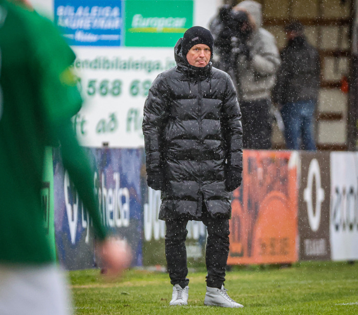 Á hliðarlínunni í dag.