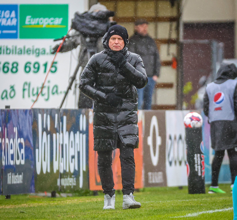 Hellirigndi í Vesturbænum þegar Blikar fóru þangað.