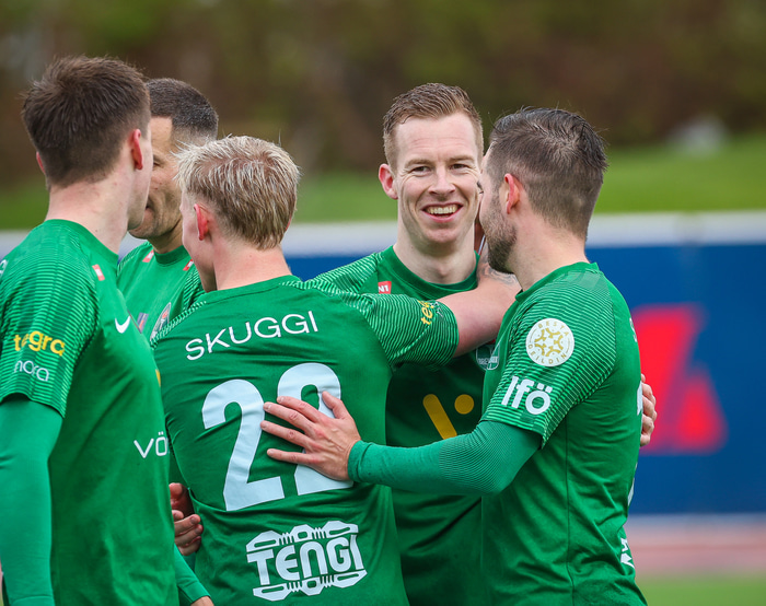 Gísli Eyjólfsson er sjóðandi heitur.